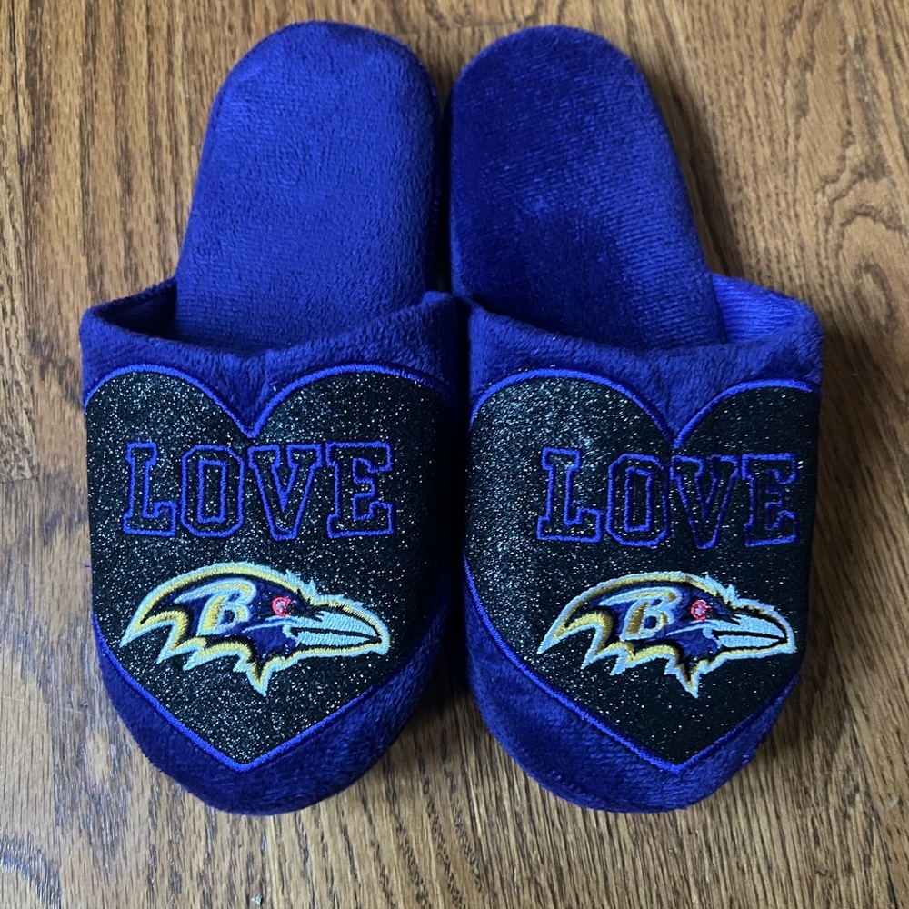 Ravens Slippers Size Small